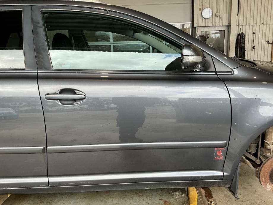 Dør høyre foran til Toyota Avensis, 2003-2008 (Type II)  (TOYOTA|)