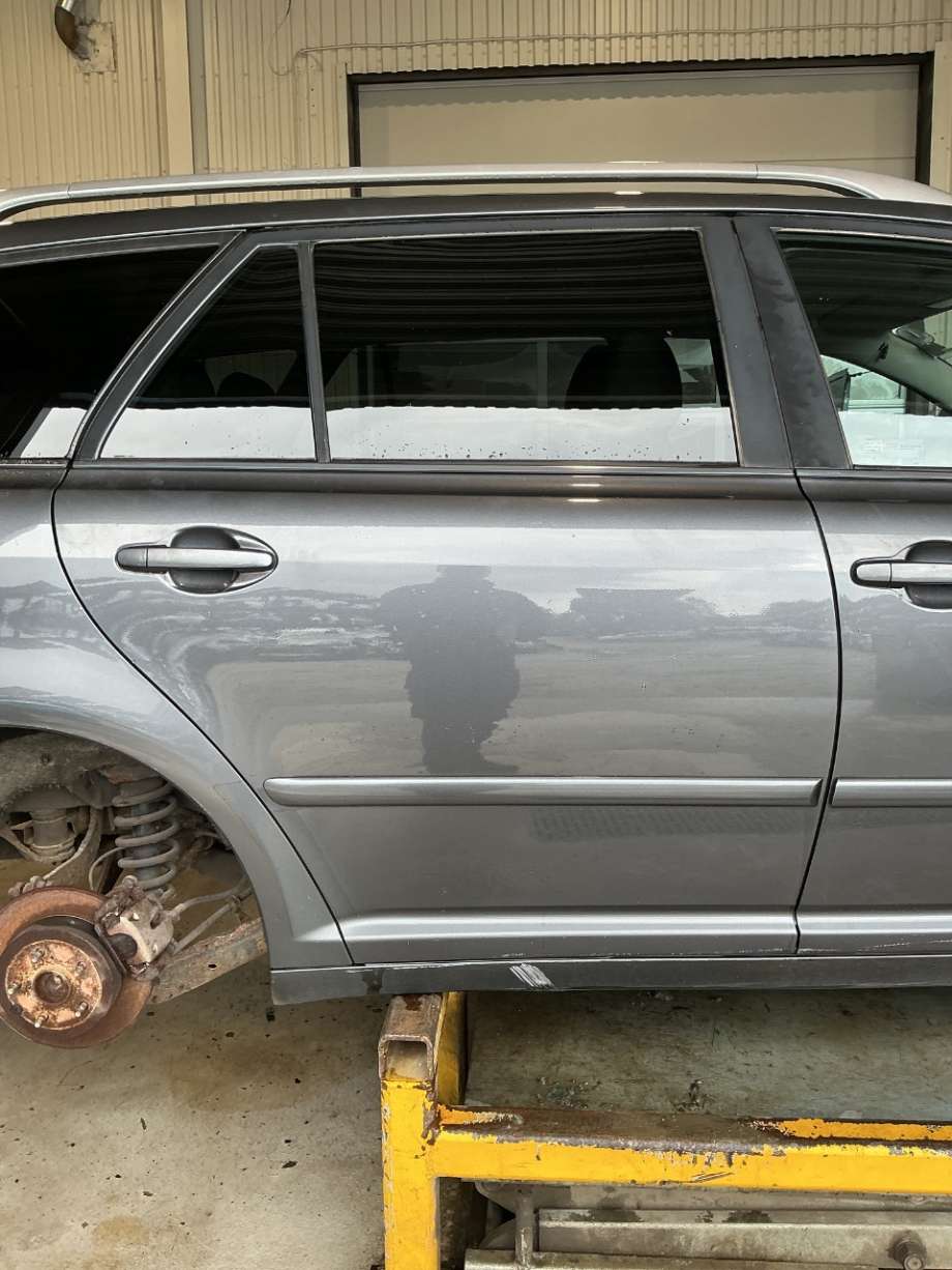 Dør høyre bak til Toyota Avensis, 2003-2008 (Type II)  (TOYOTA|)