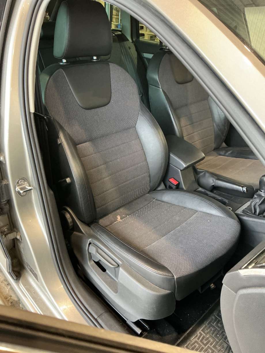 Sete foran høyre til Škoda Octavia, 2013-2016 (Type III, Fase 1)  (SKODA|)