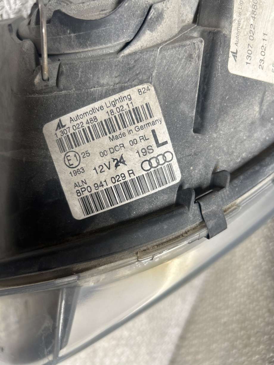 Frontlykt venstre xenon til Audi A3 2003-2008 (Type II, Fase 1) (AUDI|8P0941029R|1307022488|8P0 941 029 R)