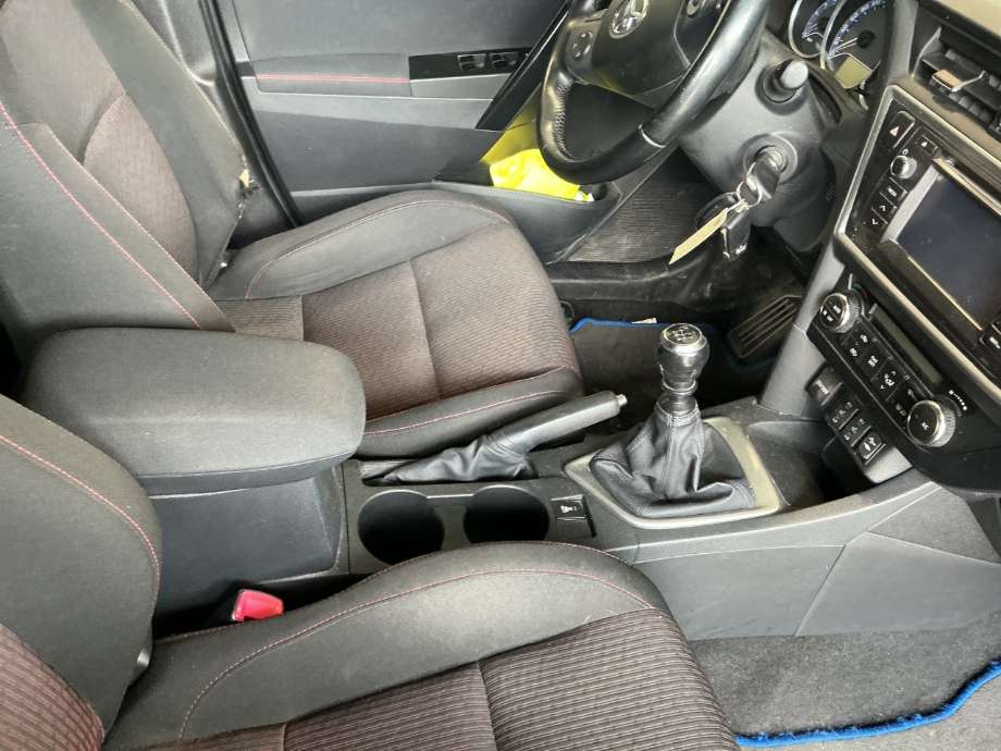 Innredning, Konsoll til Toyota Auris, 2013-2015 (Type II, Fase 1) (TOYOTA|)