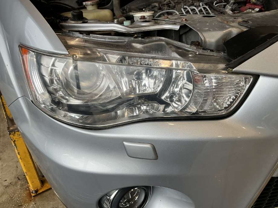 Frontlykt høyre xenon til Mitsubishi Outlander 2010-2012 (Type II, Fase 2) (MITSUBISHI|)