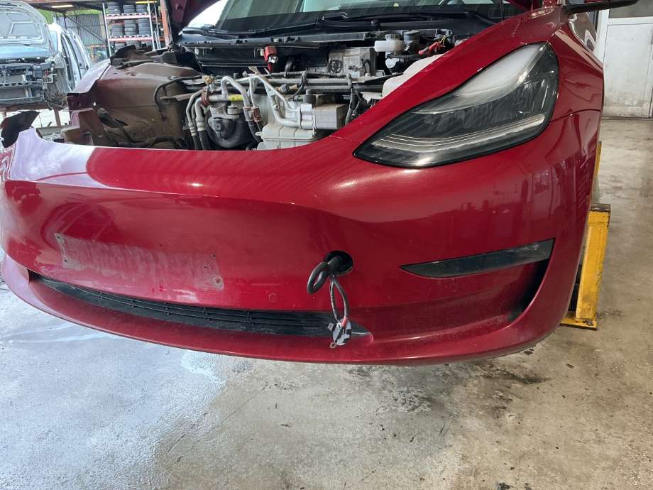 Støtfanger foran til Tesla Model 3, 2018-2023 (Fase 1)  (TESLA|1084168-S0-E)