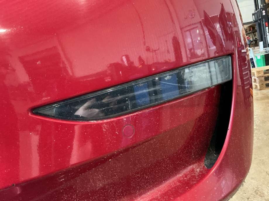 Tåkelykt venstre foran til Tesla Model 3, 2018-2023 (Fase 1)  (TESLA|)