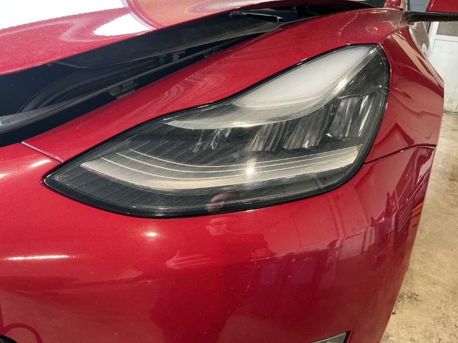 Frontlykt venstre halogen til Tesla Model 3, 2018-2023 (Fase 1)  (TESLA|)