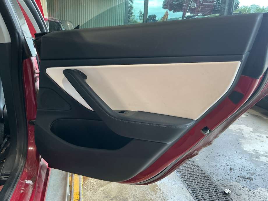 Dørtrekk høyre til Tesla Model 3, 2018-2023 (Fase 1)  (TESLA|)