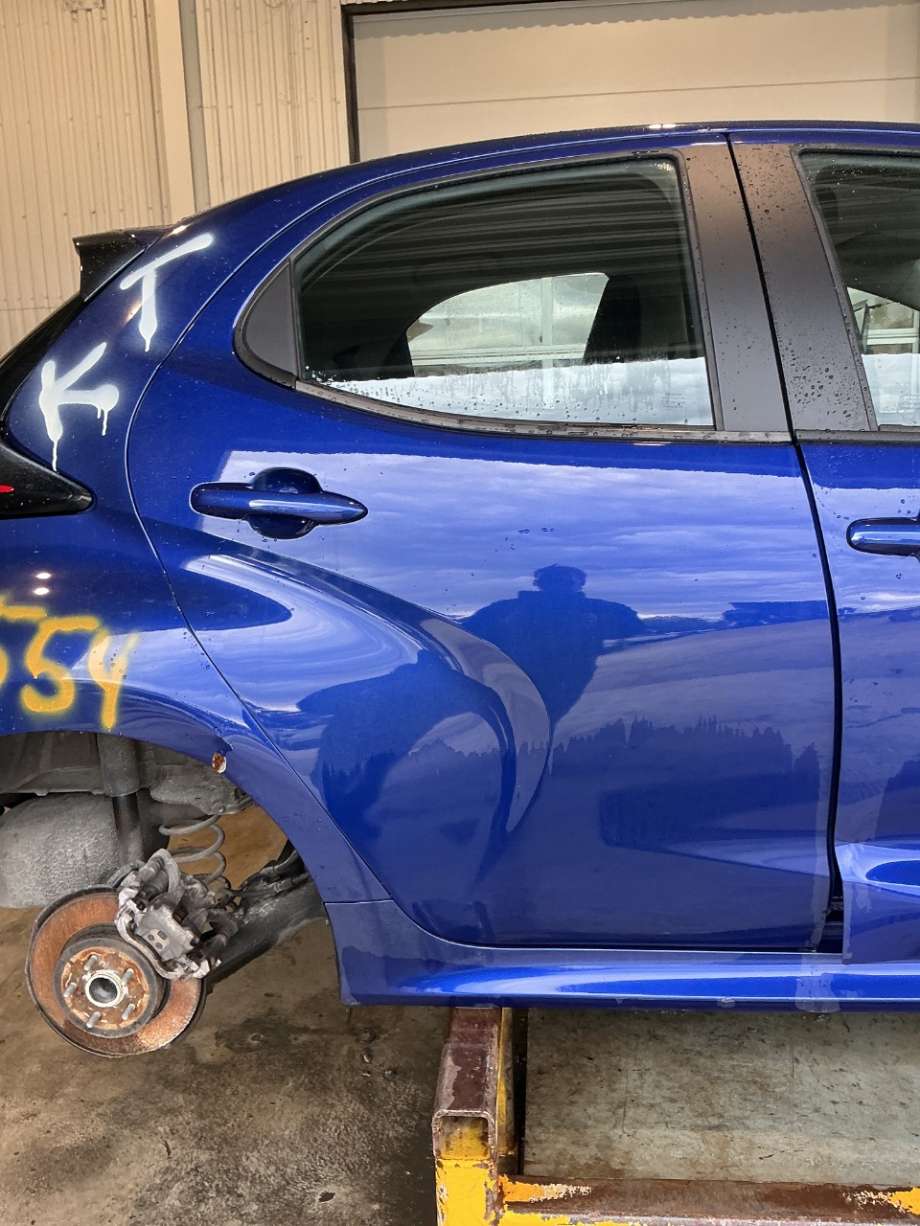 Dør høyre bak til Toyota Yaris, 2020-->> (Type IV)  (TOYOTA|)