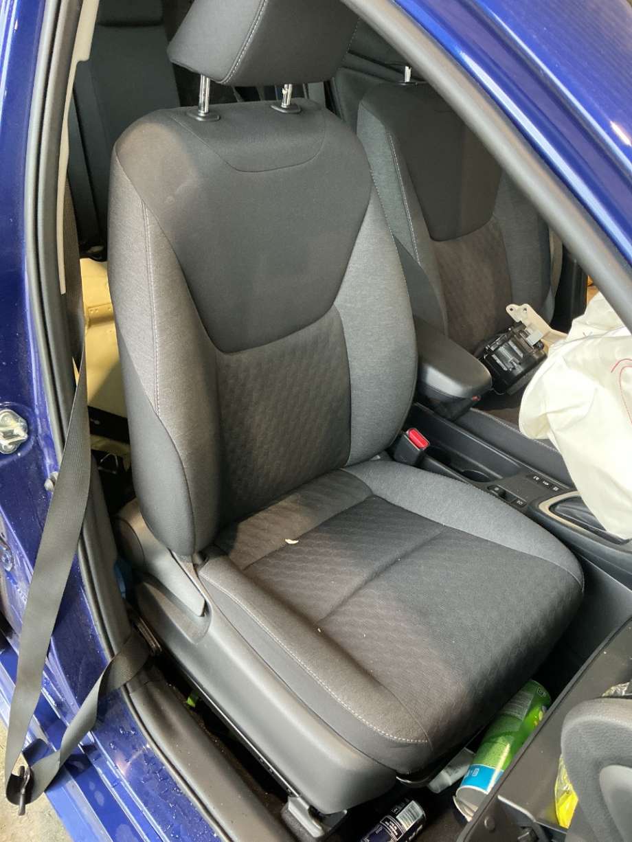 Sete foran høyre til Toyota Yaris, 2020-->> (Type IV)  (TOYOTA|)