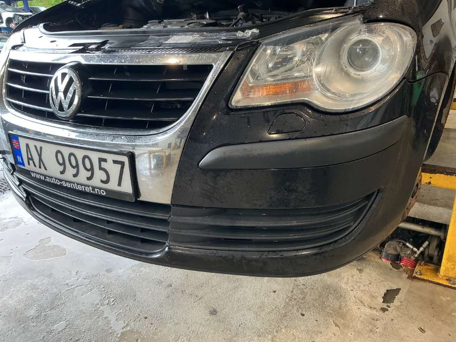 Støtfanger foran til VW Touran 2007-2010 (Type I, Fase 2) (VOLKSWAGEN|)