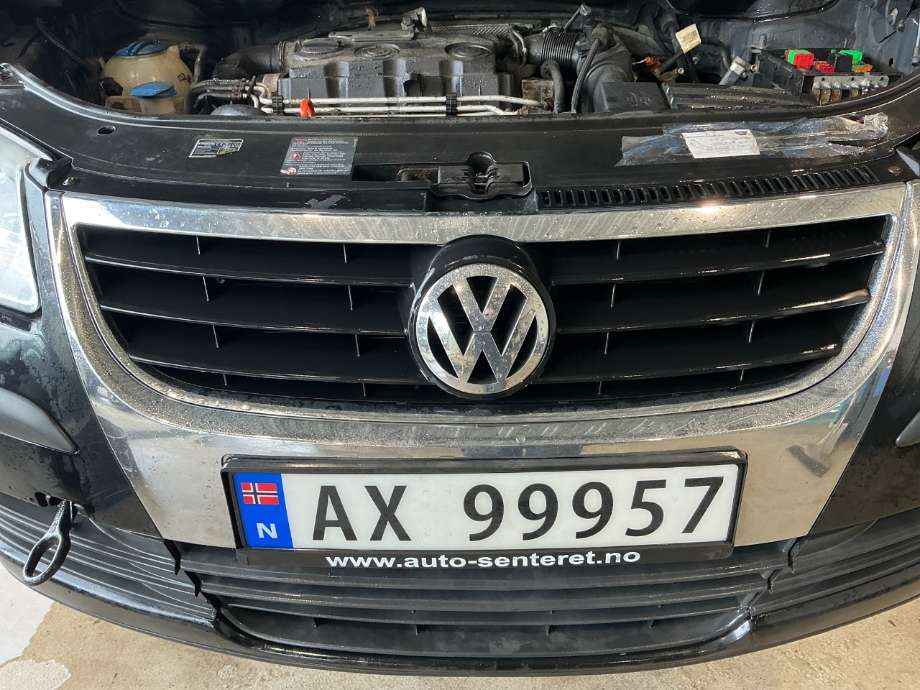 Grill til VW Touran, 2007-2010 (Type I, Fase 2)  (VOLKSWAGEN|)
