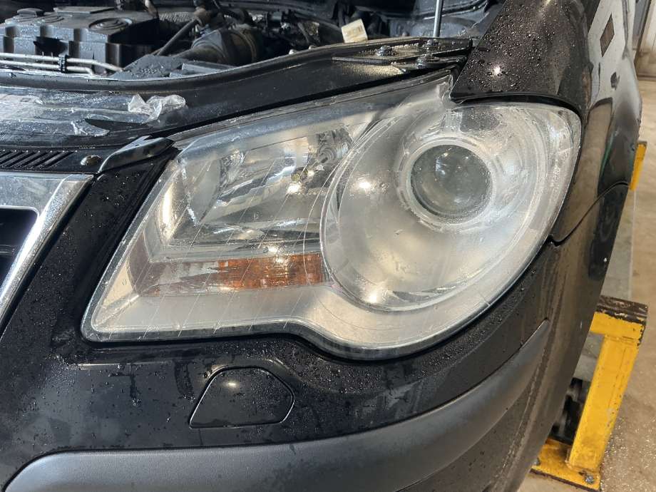Frontlykt venstre halogen til VW Touran, 2007-2010 (Type I, Fase 2)  (VOLKSWAGEN|)