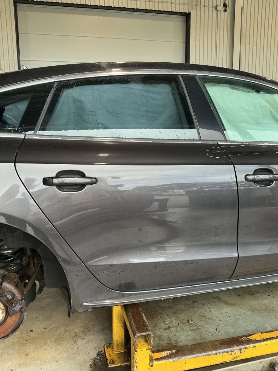 Dør høyre bak til Audi A5, 2007-2016 (Type I)  (AUDI|)