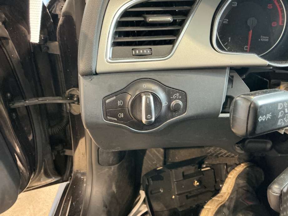 Bryter lys til Audi A5, 2007-2016 (Type I)  (AUDI|)