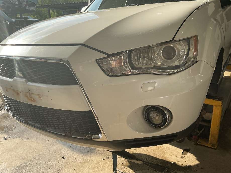 Støtfanger foran til Mitsubishi Outlander, 2010-2012 (Type II, Fase 2) (MITSUBISHI|)