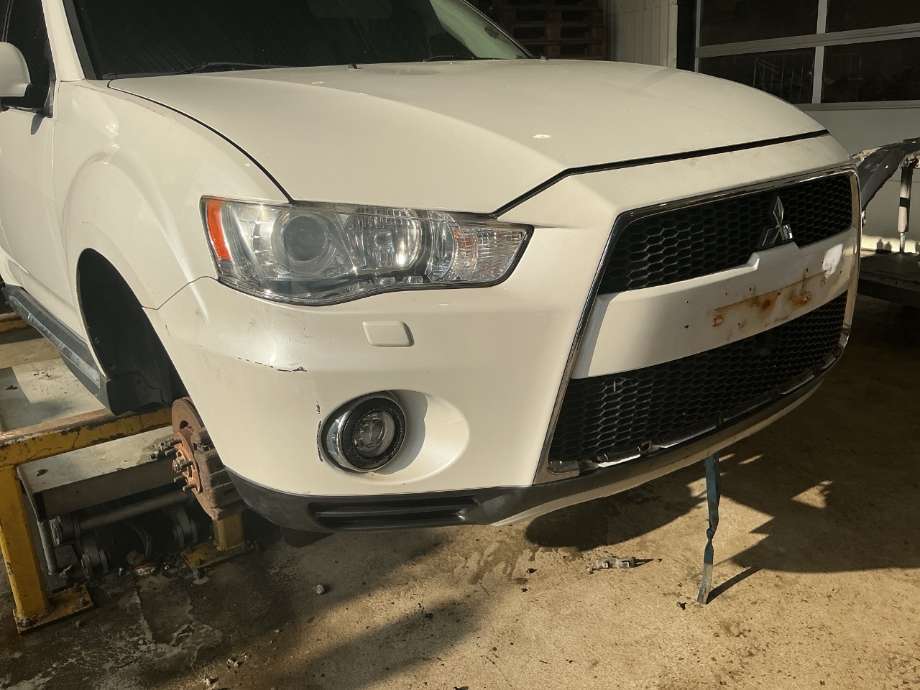 Støtfanger foran til Mitsubishi Outlander 2010-2012 (Type II, Fase 2) (MITSUBISHI|)