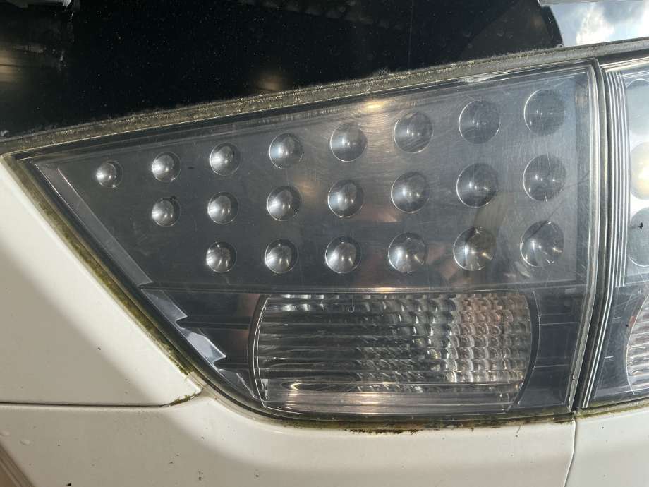 Baklykt høyre indre til Mitsubishi Outlander, 2010-2012 (Type II, Fase 2) (MITSUBISHI|)