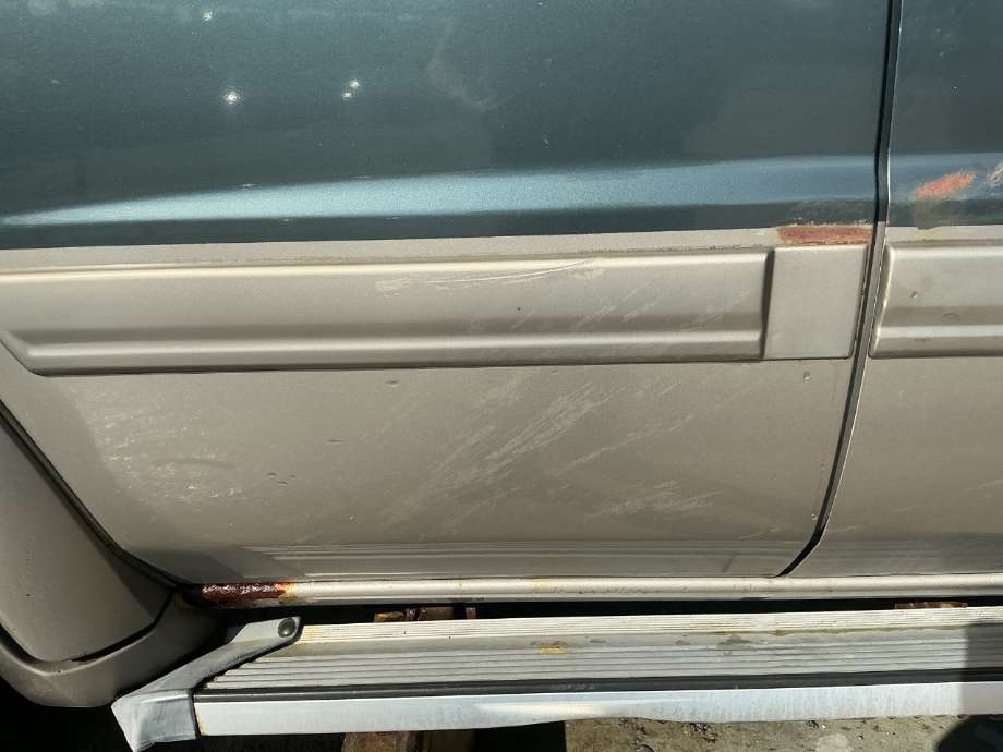 Dør høyre bak til Nissan Patrol 1998-2004 (Fase 1) (Y61) (Y61) (NISSAN|)