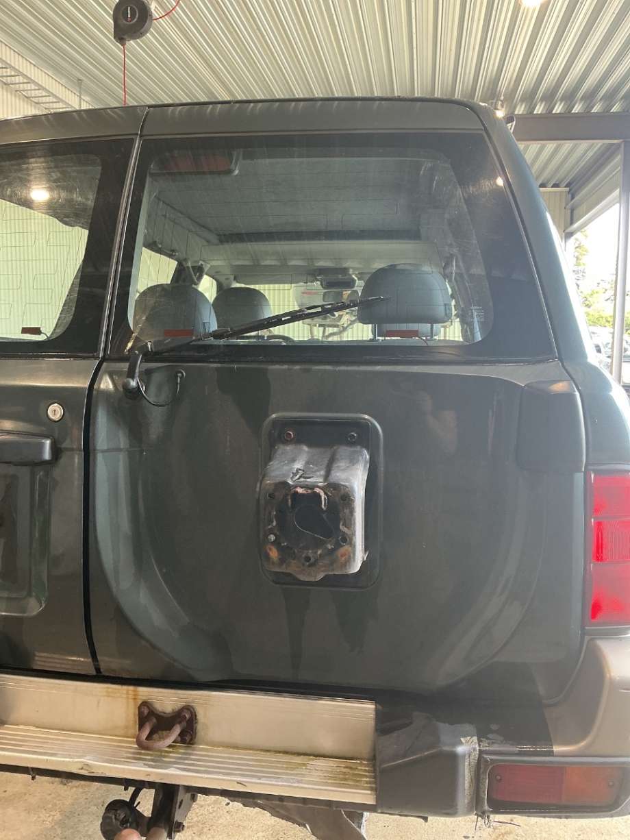 Dør høyre bak varebil til Nissan Patrol, 1998-2004 (Fase 1) (Y61) (Y61) (NISSAN|)