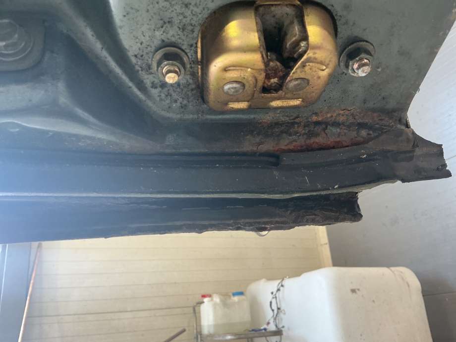 Dør høyre bak varebil til Nissan Patrol 1998-2004 (Fase 1) (Y61) (Y61) (NISSAN|)