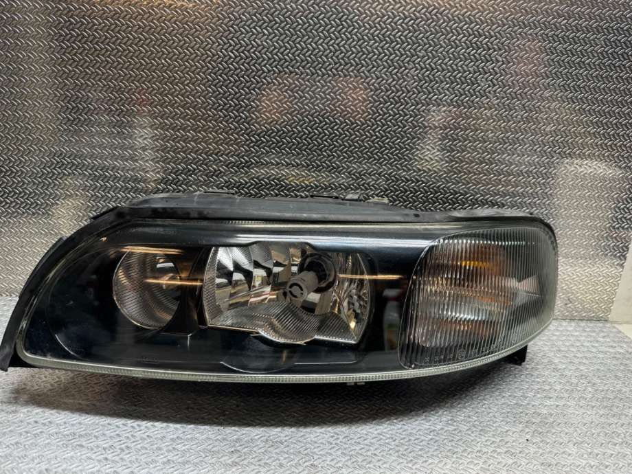 Frontlykt venstre xenon til Volvo V70, 2000-2004 (Type II, Fase 1)  (VOLVO|30655905)