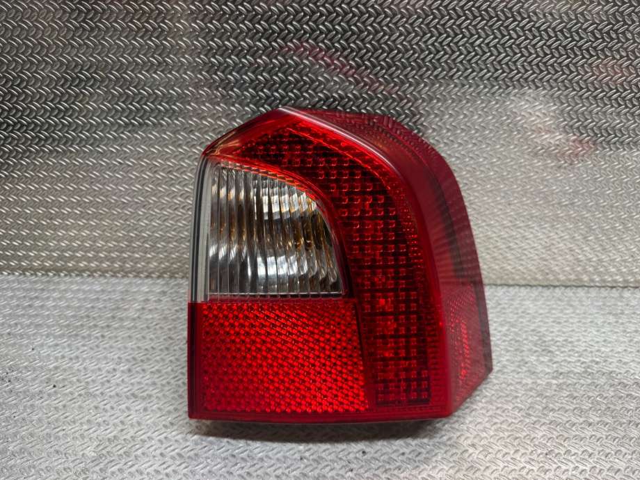 Baklykt høyre til Volvo V70, 2007-2013 (Type III, Fase 1)  (VOLVO|31395073)