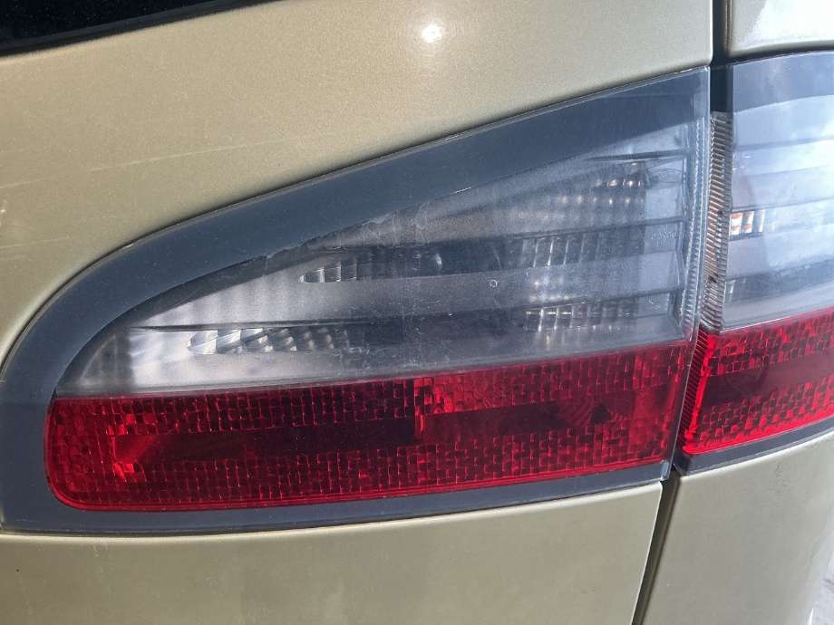 Baklykt høyre indre til Ford S-Max 2006-2010 (Type I, Fase 1) (FORD|6M21-13A602-CF|1460784|)