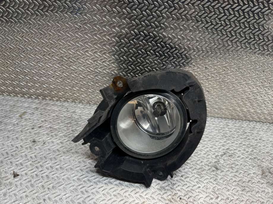 Tåkelykt høyre foran til Toyota Avensis, 2009-2015 (Type III, Fase 1)  (TOYOTA|812200D042)