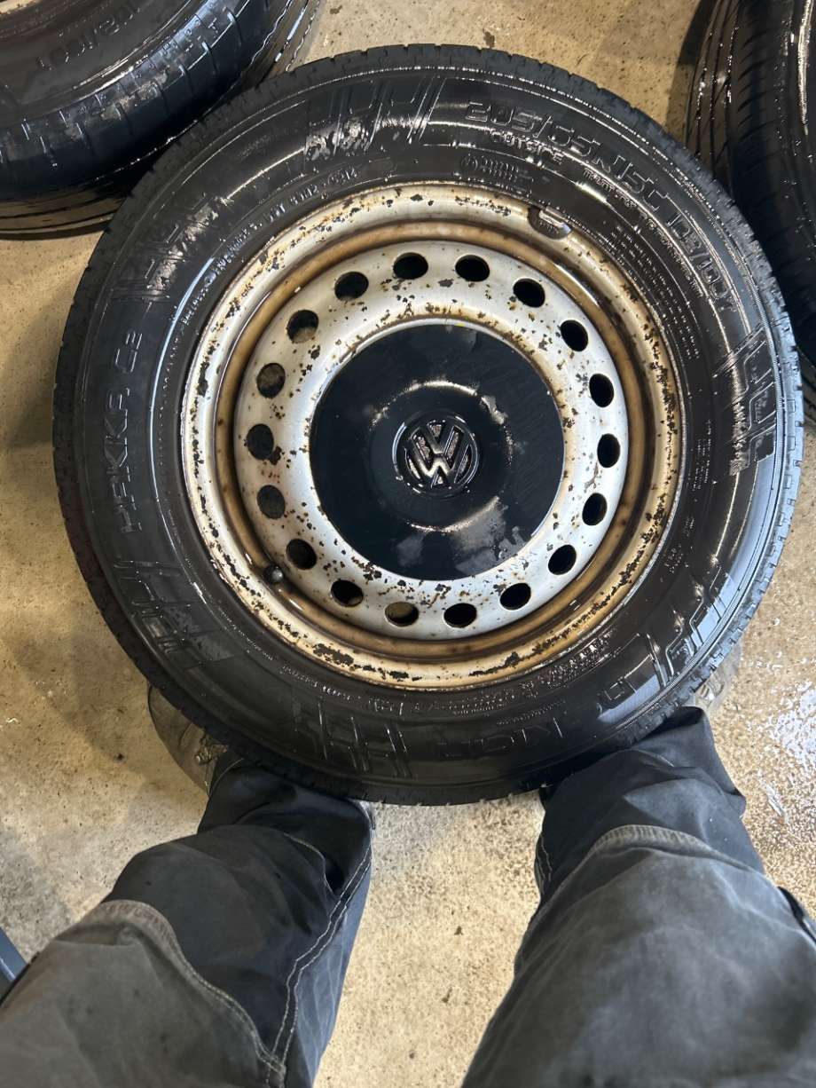 Felgsett stål til VW Transporter / Caravelle 1990-2003 (T4) (T4) (VOLKSWAGEN||ET55)