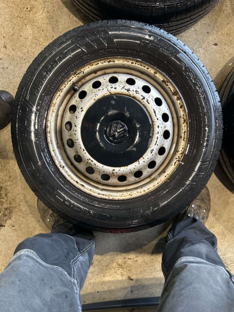 Felgsett stål til VW Transporter / Caravelle 1990-2003 (T4) (T4) (VOLKSWAGEN||ET55)