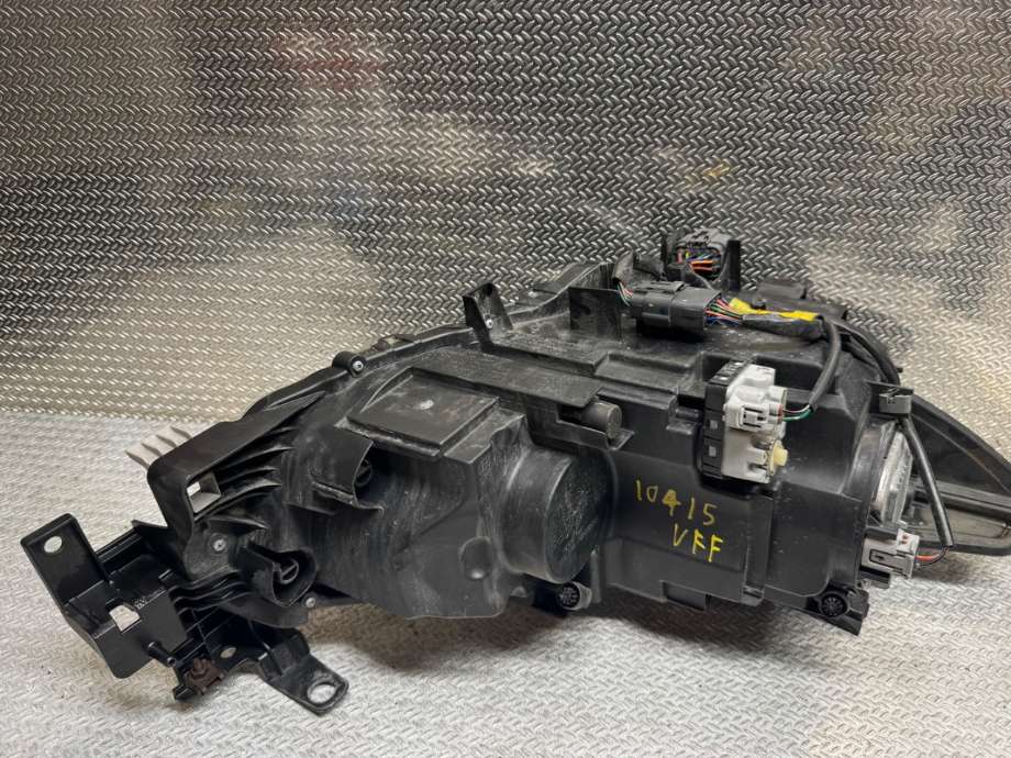 Frontlykt venstre halogen til Mazda 6 2013-2015 (Type III, Fase 1)  (MAZDA|GHR451041F|)