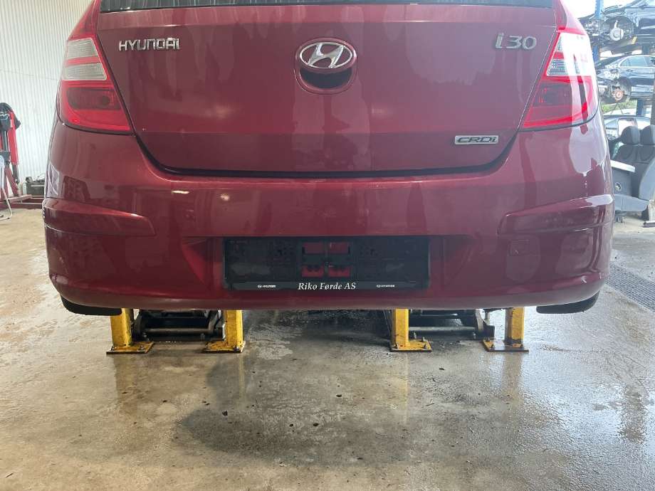 Støtfanger bak til Hyundai i30, 2007-2012 (Type I)  (HYUNDAI|)