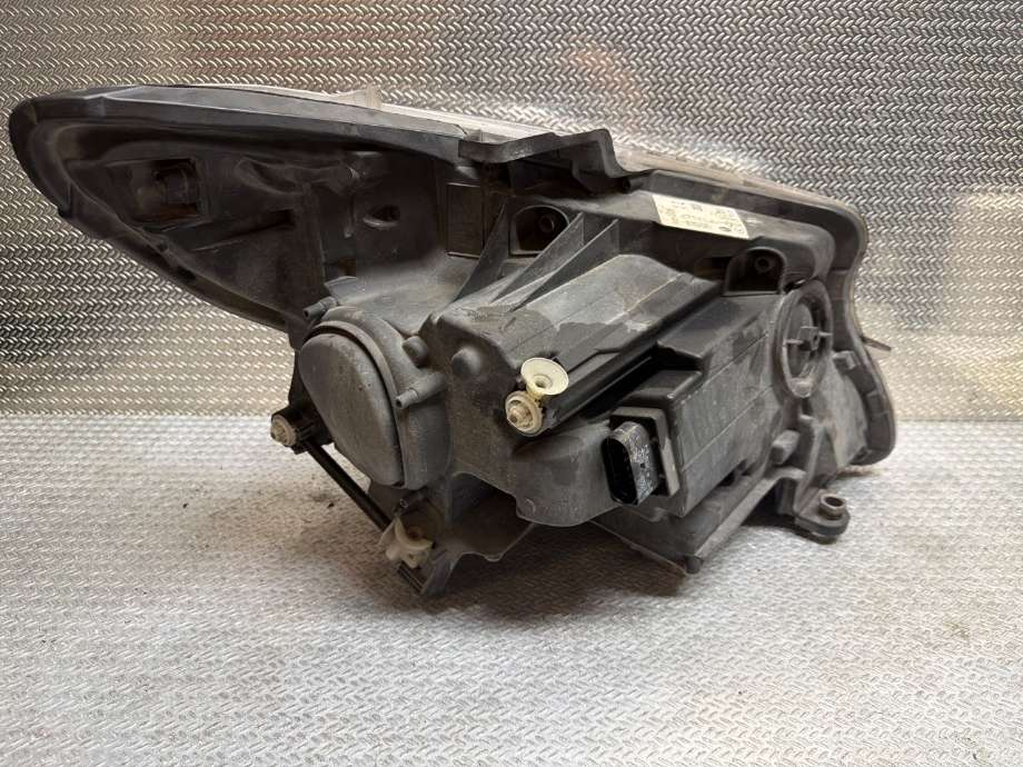 Frontlykt venstre halogen til Mercedes Vito 2014-->> (W447) (W447) (MERCEDES|A 447 906 18 01|A 447 906 10 01|A4479069700)