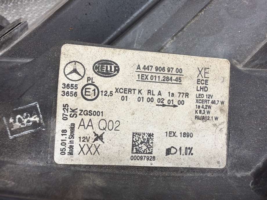 Frontlykt venstre halogen til Mercedes Vito 2014-->> (W447) (W447) (MERCEDES|A 447 906 18 01|A 447 906 10 01|A4479069700)
