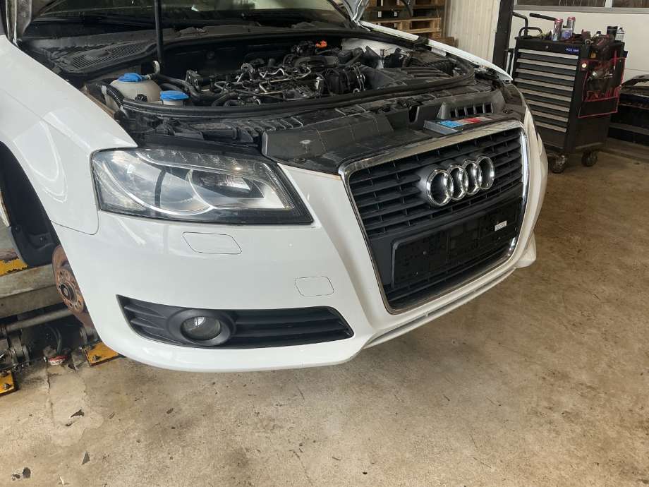 Støtfanger foran til Audi A3, 2009-2012 (Type II, Fase 2) (AUDI|8P0 807 105 F GRU)