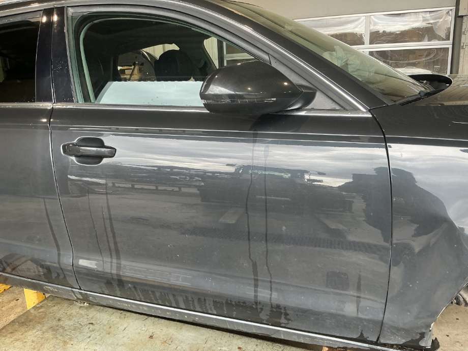 Dør høyre foran til Audi A6, 2011-2014 (Type IV, Fase 1) (C7) (C7) (AUDI|)