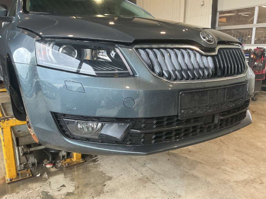 Støtfanger foran til Škoda Octavia, 2013-2016 (Type III, Fase 1)  (SKODA|)