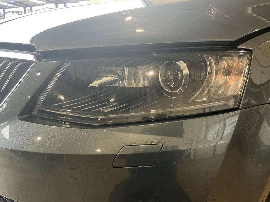 Frontlykt venstre xenon til Škoda Octavia, 2013-2016 (Type III, Fase 1)  (SKODA|5E1 941 017 B)