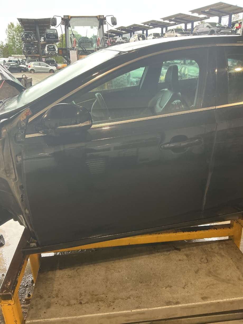 Dør venstre foran til Volvo V40, 2012-2019  (VOLVO|)