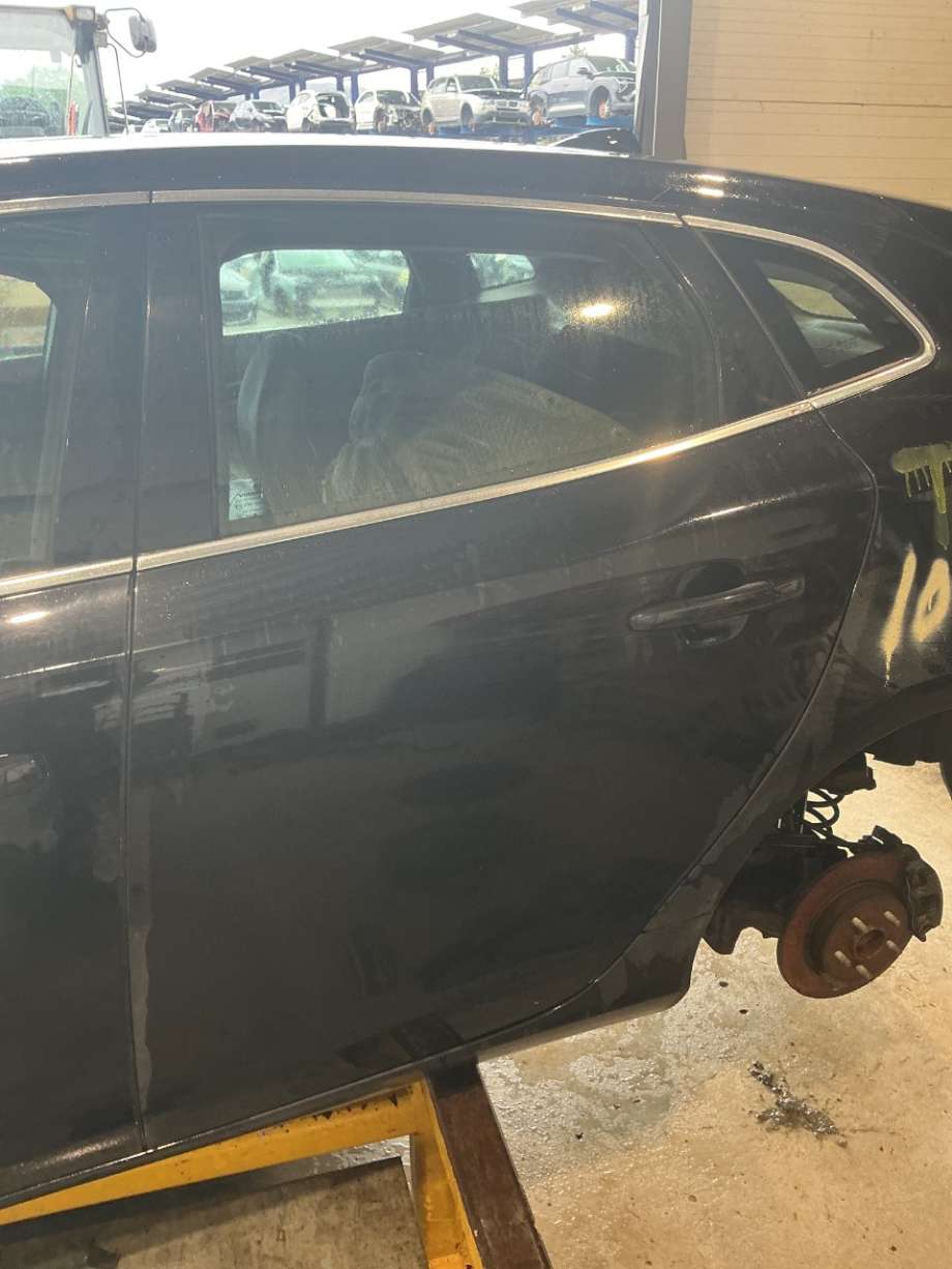 Dør venstre bak til Volvo V40, 2012-2019  (VOLVO|)