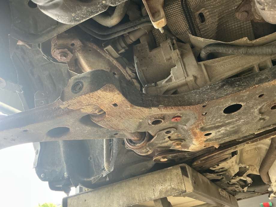 Travers foran hoved til Volvo V40, 2012-2019  (VOLVO|)