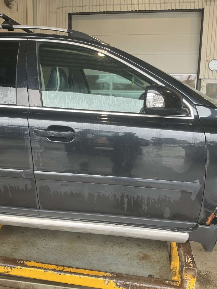 Dør høyre foran til Volvo XC90, 2007-2014 (Type I, Fase 2)  (VOLVO|)