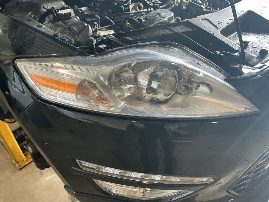 Frontlykt høyre xenon til Ford Mondeo, 2011-2014 (Type IV, Fase 2)  (FORD|)