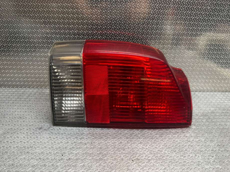 Baklykt venstre til Volvo V70, 2000-2004 (Type II, Fase 1)  (VOLVO|9474848)