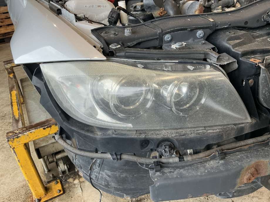 Frontlykt høyre halogen til BMW 3-Serie, 2005-2011 (E90/E91/E92/E93) (E90/E91/E92/E93) (BMW|)