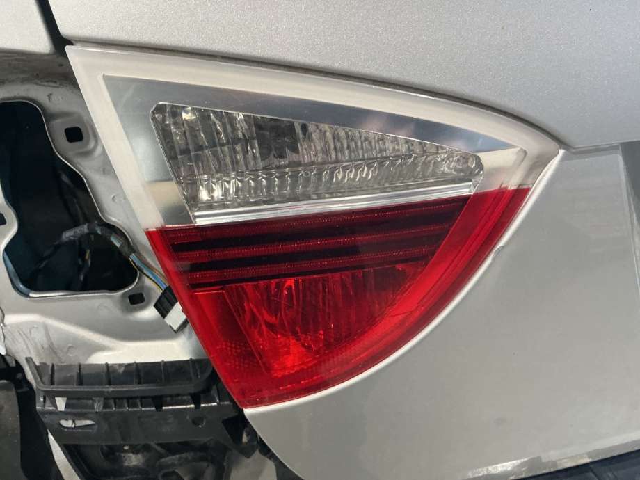Baklykt venstre indre til BMW 3-Serie, 2005-2011 (E90/E91/E92/E93) (E90/E91/E92/E93) (BMW|)