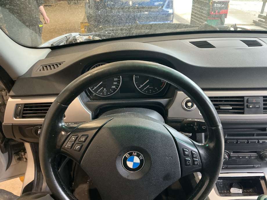 Dashbord til BMW 3-Serie, 2005-2011 (E90/E91/E92/E93) (E90/E91/E92/E93) (BMW|)