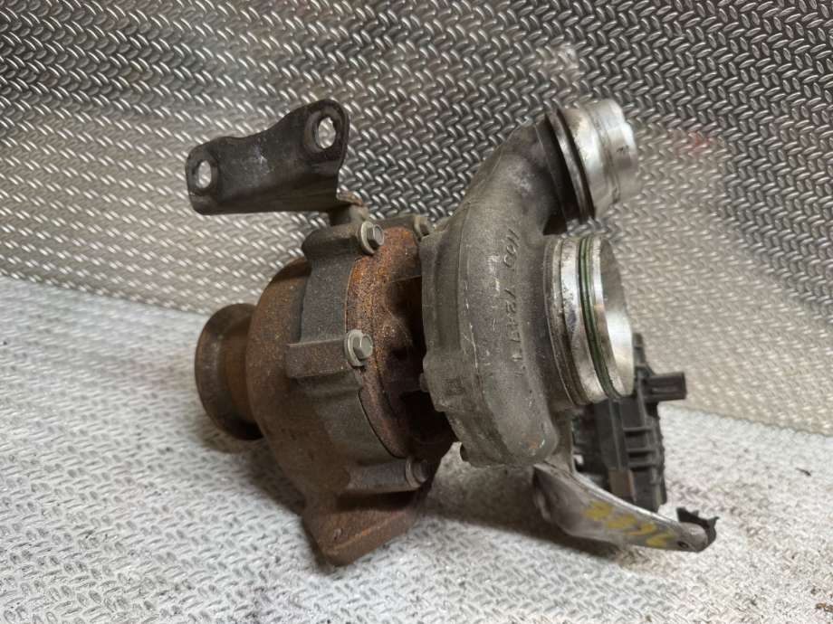 Turbo til BMW 3-Serie 2005-2011 (E90/E91/E92/E93) (E90/E91/E92/E93) (BMW|11 65 8 519 477|)