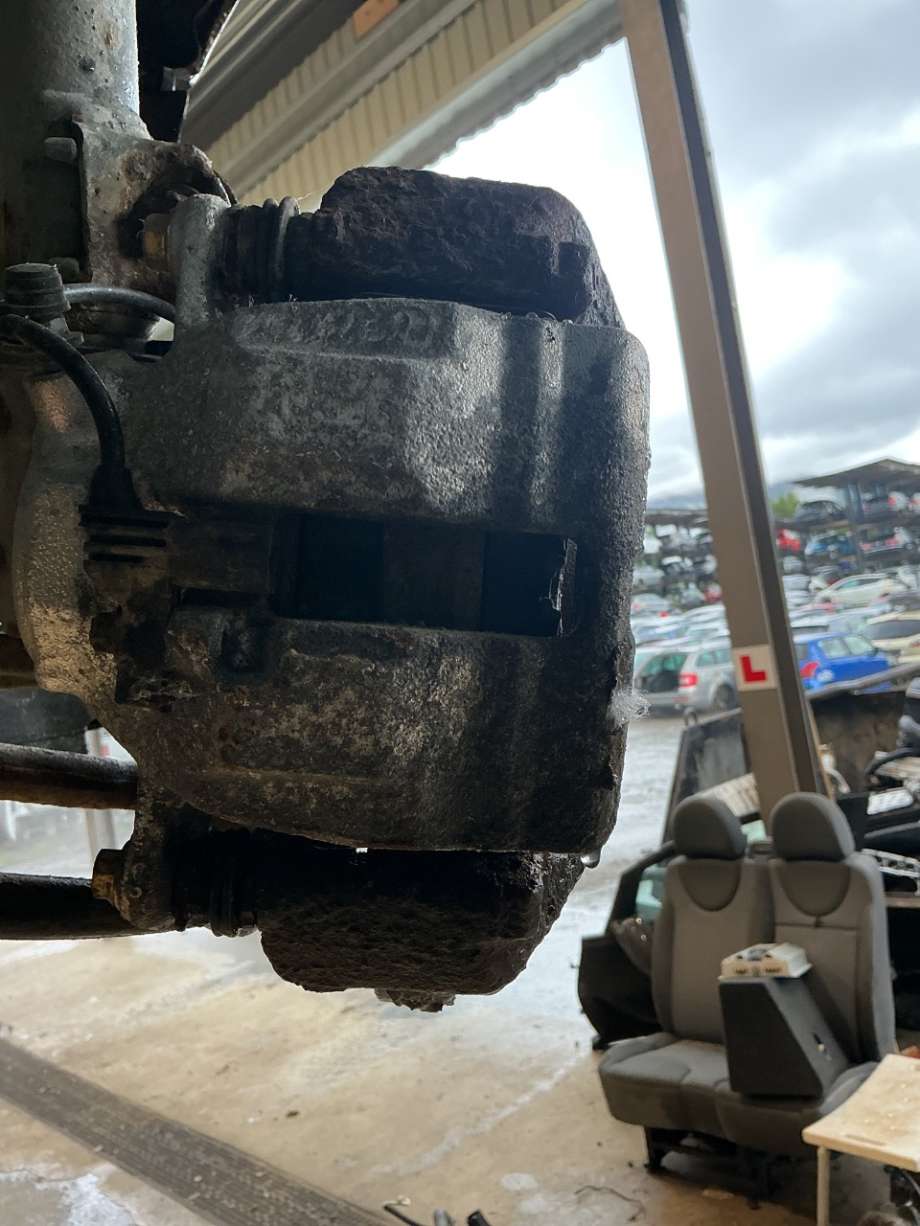 Bremsecaliper høyre foran til Mercedes C-Klasse, 2004-2007 (Fase 2) (W203) (W203) (MERCEDES|)