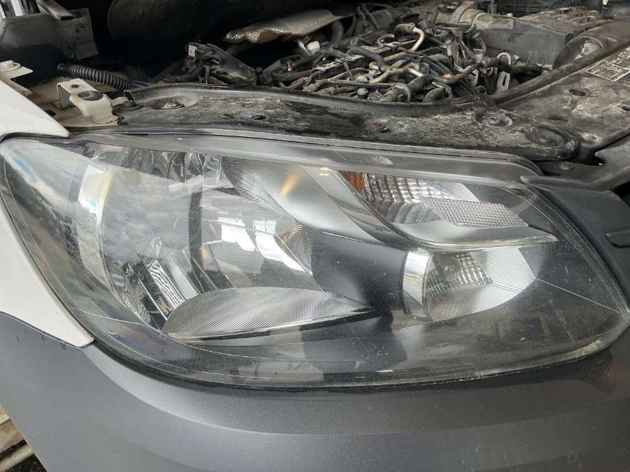 Frontlykt høyre halogen til VW Caddy, 2010-2015 (Type III, Fase 2)  (VOLKSWAGEN|2K5 941 006 A)