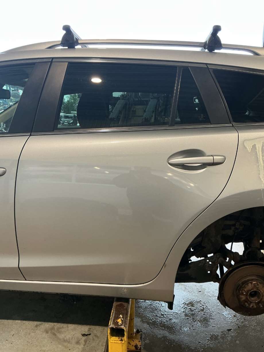 Dør venstre bak til Mazda 6, 2015-2018 (Type III, Fase 2)  (MAZDA|)